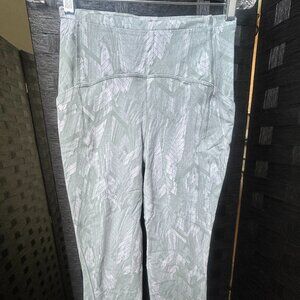 lululemon Swift Speed Crop w/ pockets - Sz 6 Reverberate Chevron Jacquard